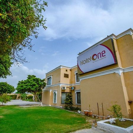 Hotel One Bahavalpur Dış mekan fotoğraf